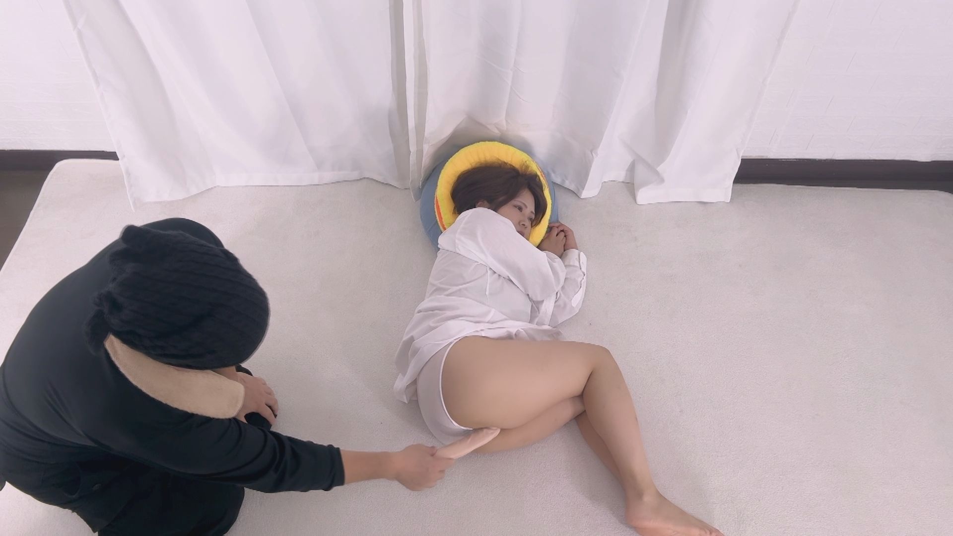 横寝ディルド突き